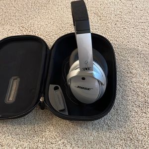Bose QC25 “super bowl XLIX” wireless sound canceling headphones